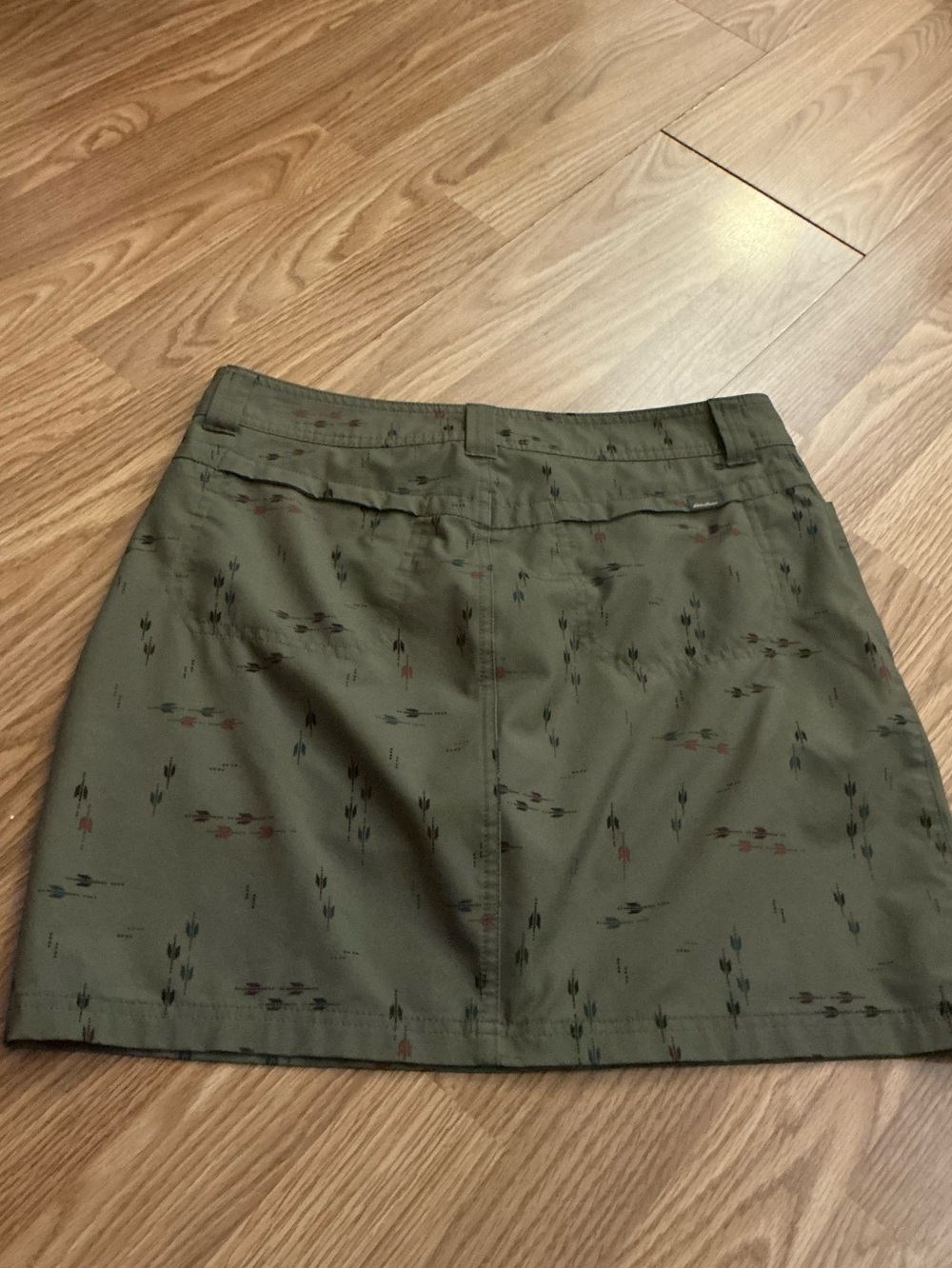 Eddie Bauer Olive Green Aztec Printed Skort Size 4 - Picture 4 of 7